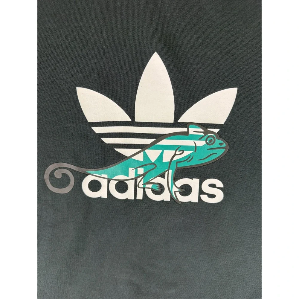 Adidas Sweatshirt Mens Small Black Chameleon Trefoil Logo Graphic Pullover